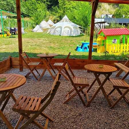 Luna Rock Glamping Brezoi - Blue Scai المظهر الخارجي الصورة