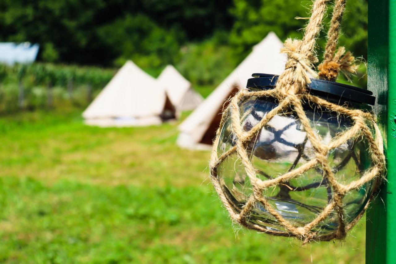 Luna Rock Glamping Brezoi - Blue Scai المظهر الخارجي الصورة