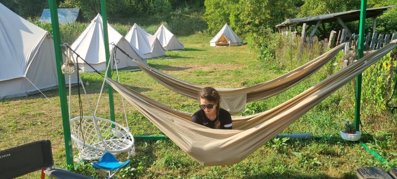 Luna Rock Glamping Brezoi - Blue Scai المظهر الخارجي الصورة
