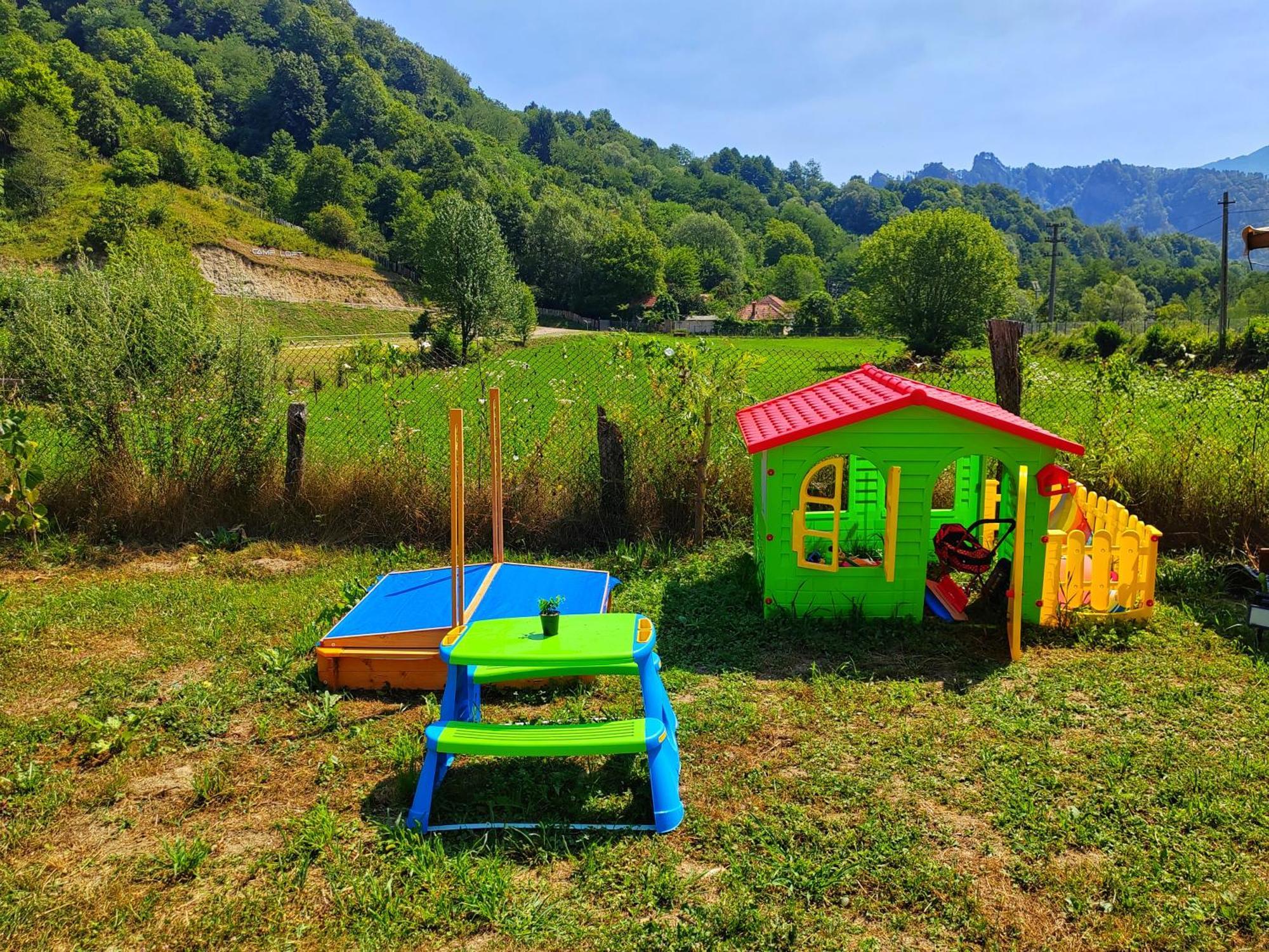 فندق Luna Rock Glamping Brezoi - Blue Scai المظهر الخارجي الصورة