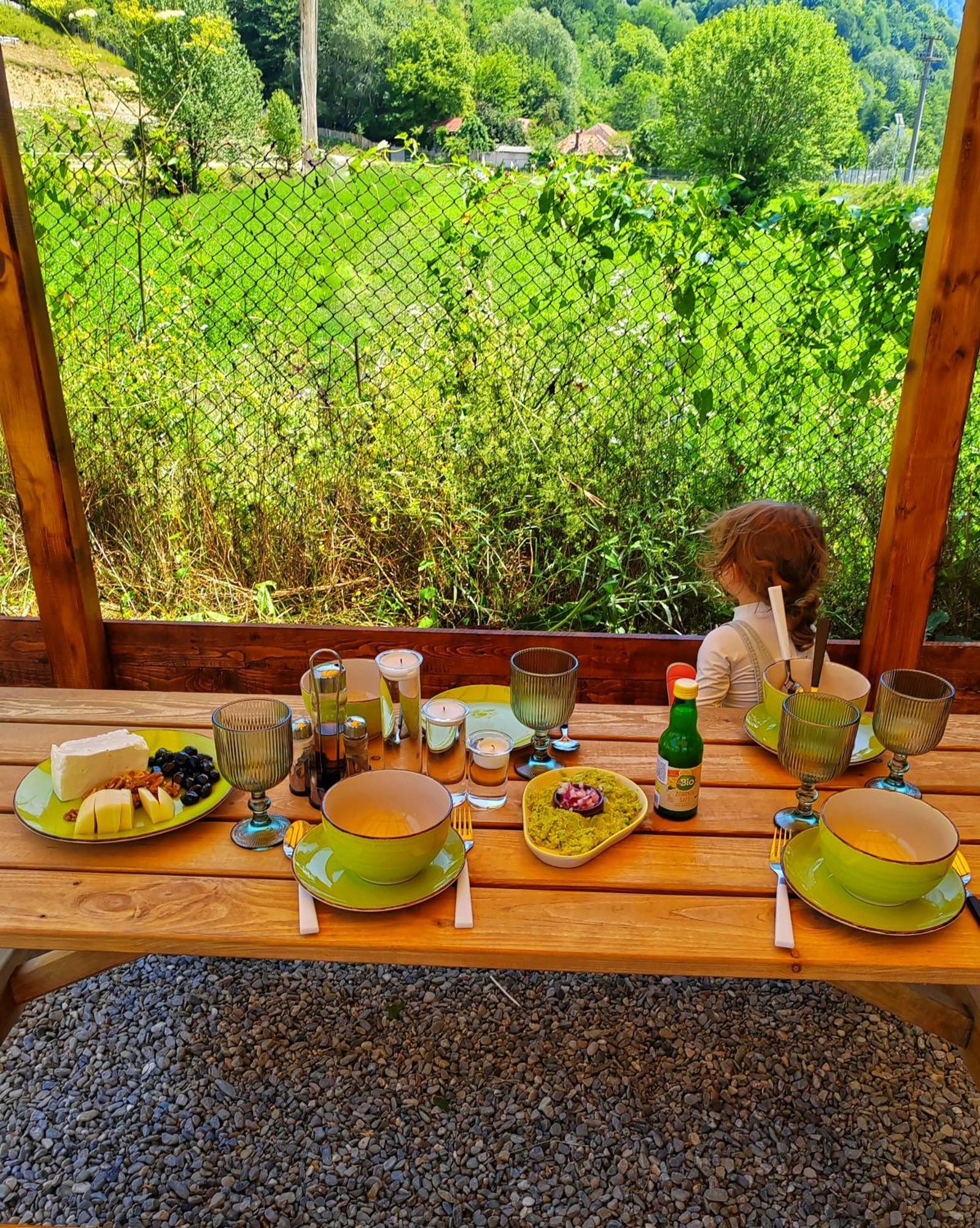 Luna Rock Glamping Brezoi - Blue Scai المظهر الخارجي الصورة