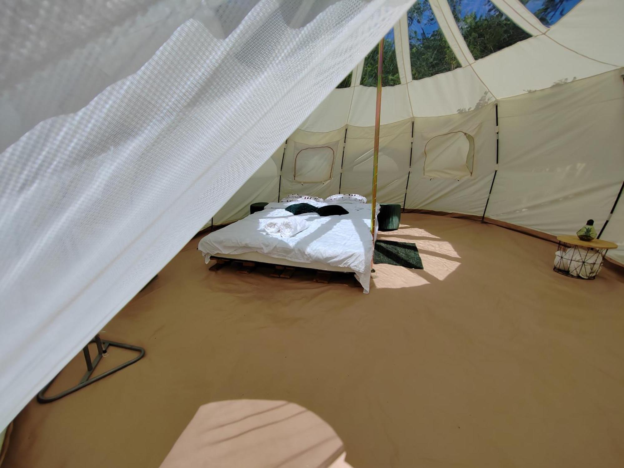 فندق Luna Rock Glamping Brezoi - Blue Scai المظهر الخارجي الصورة