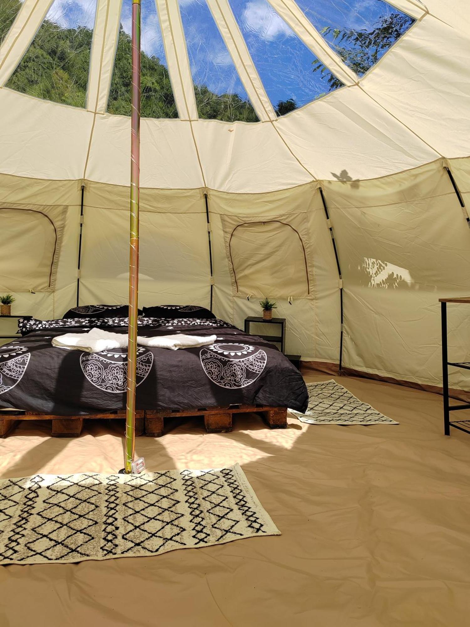 فندق Luna Rock Glamping Brezoi - Blue Scai المظهر الخارجي الصورة