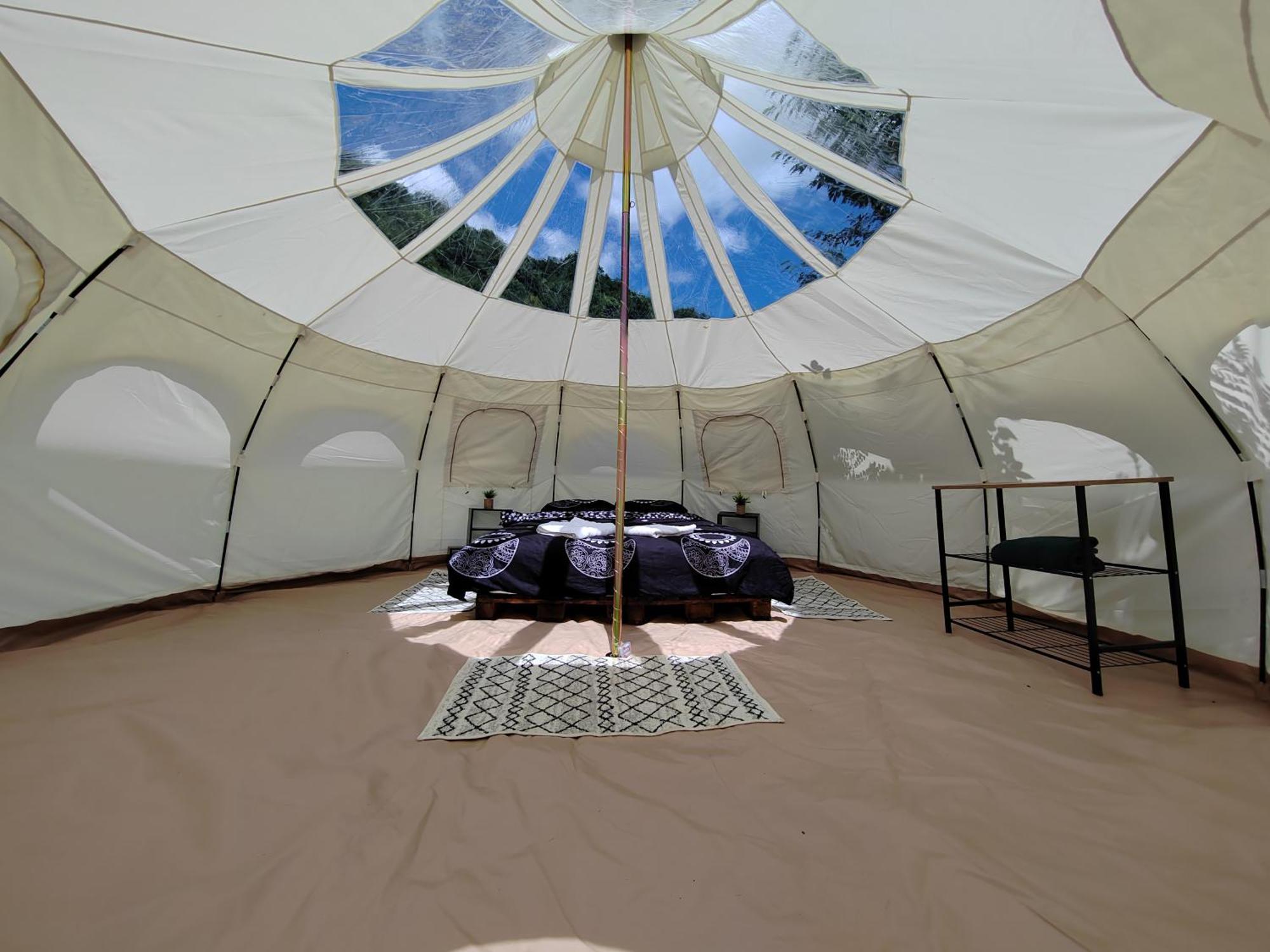 فندق Luna Rock Glamping Brezoi - Blue Scai المظهر الخارجي الصورة