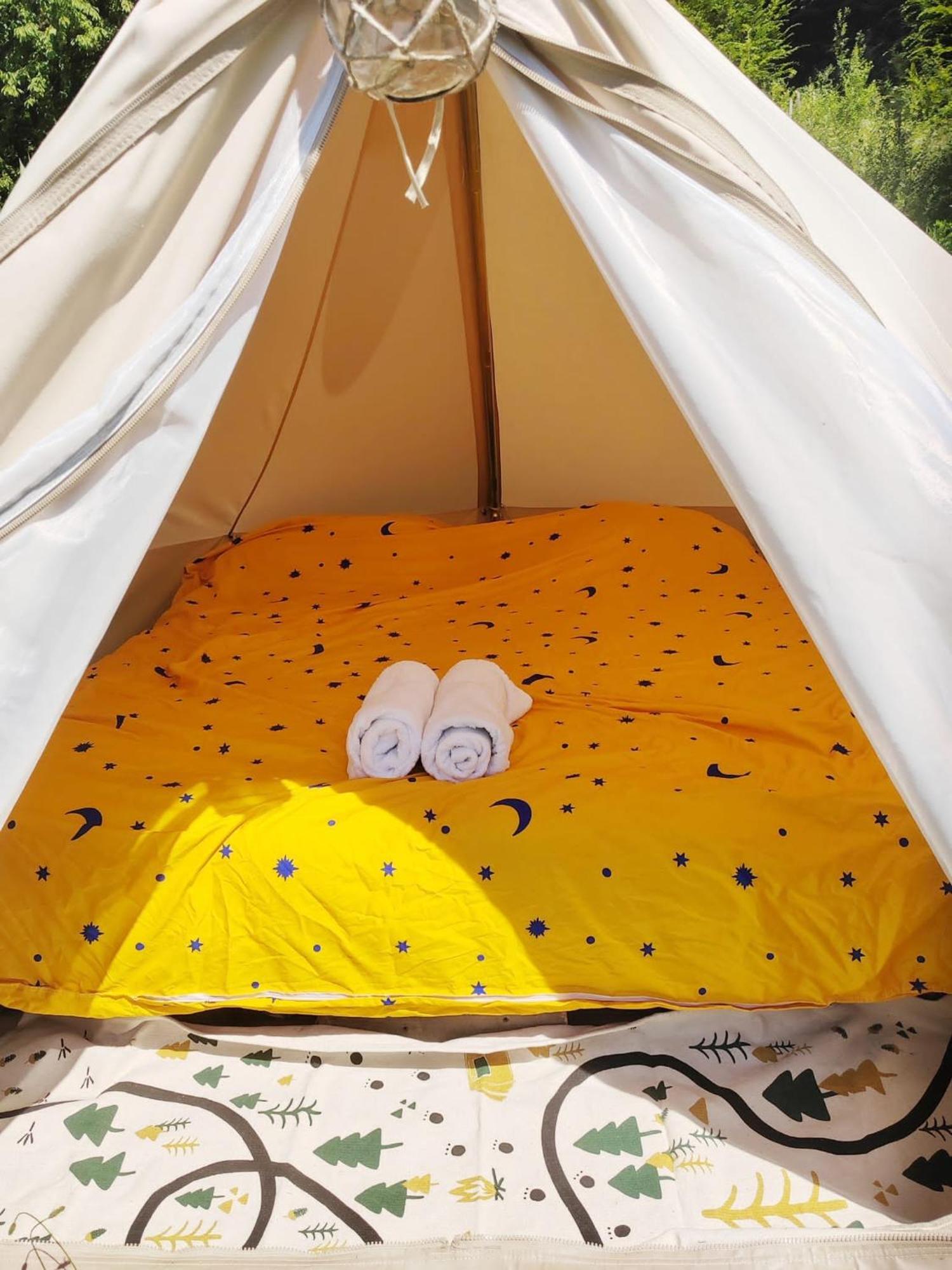 Luna Rock Glamping Brezoi - Blue Scai المظهر الخارجي الصورة